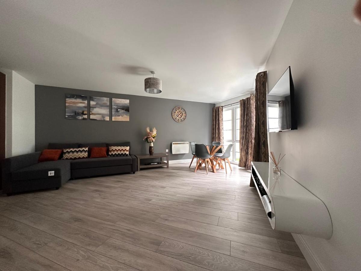 Luxury Apartments - Wallis Square, Farnborough Farnborough  Ngoại thất bức ảnh